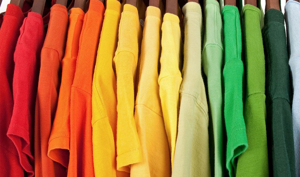 เช็คสีเสื้อมงคลแต่ละวันประจำปี 2565 ใส่ถูกสีมีแต่เรื่องดี ๆ อย่างแน่นอน
